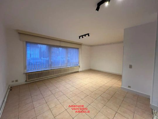 Gelijkvloers appartement met 2 slaapkamers nabij het centrum - Photo 1