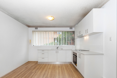 FRESHLY RENOVATED HOME IN A SECURE COMPLEX - Photo 4