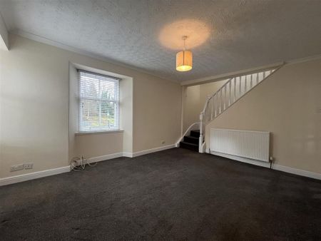 3 bedroom flat to rent - Photo 3