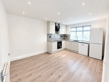 3 Bed Flat, Hunters Grove, HA3 - Photo 5