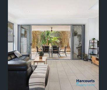 Spacious Three-Bedroom Townhouse with Private Courtyard in Morningside - Photo 1
