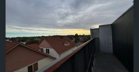 Fully Furnished One Bedroom Penthouse Apartment for Lease - Photo 5