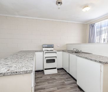 4/15 Illuka Street, Currajong - Photo 4