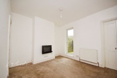 3 bedroom end of terrace house to rent - Photo 5