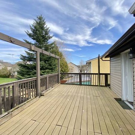 PET Friendly 3 Bedroom House with a beautiful open deck! - Photo 1