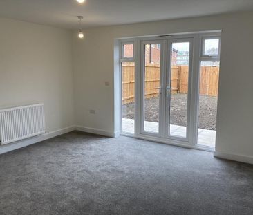 3 bedroom end of terrace house to rent - Photo 5