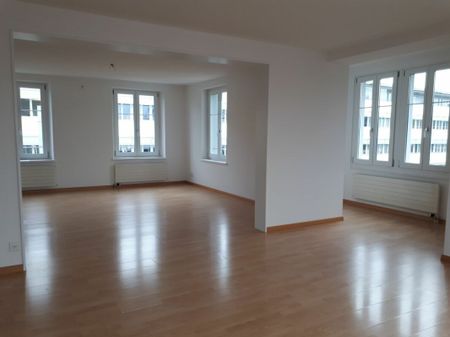 Woh­nen über den Dä­chern der Stadt - Photo 3