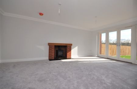 Beautifully Presented & Newly Built Detached House in White Colne - Photo 5