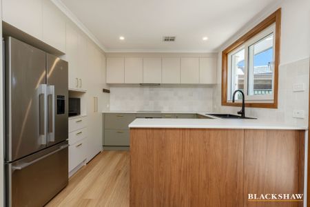 308 Southern Cross Drive, Macgregor ACT 2615 - House For Rent | Domain - Photo 4