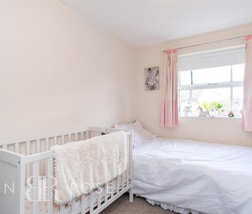 2 bedroom end of terrace house to rent - Photo 5