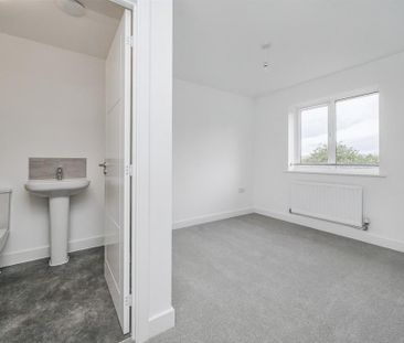 3 bedroom semi-detached house to rent - Photo 5