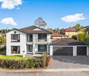 Expansive Family Home Showcasing Premium Renovations and Exceptiona... - Photo 2