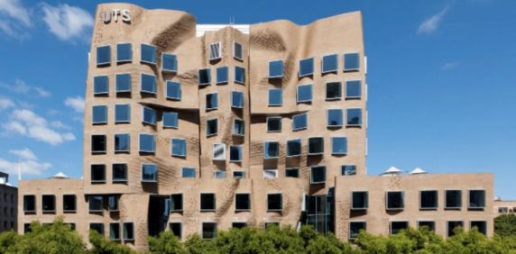 Centrally Located Studio apartment - Photo 2