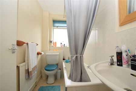 2 bed terraced house to rent in High Street, Scarborough, YO13 - Photo 5