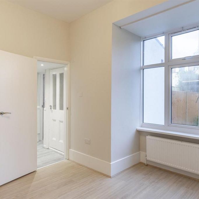 3 bedroom flat to rent - Photo 1