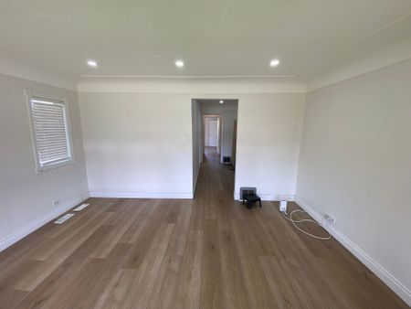 For Lease - 374 Edmonton Street Unit# Main, Hamilton, Ontario - Photo 2