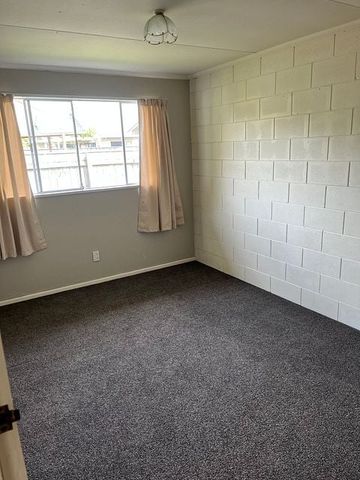 Sunny private unit close to city - Photo 2