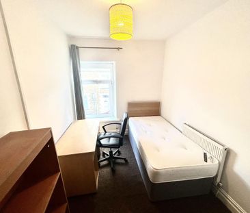 4 bedroom house of multiple occupation to rent - Photo 3