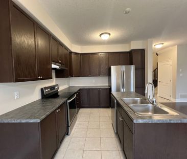 For Lease - 23 LOCKERBIE Crescent, Collingwood, Ontario - Photo 3