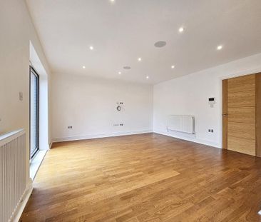 3 bedroom terraced house to rent - Photo 3