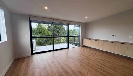 Modern Townhouse in Prime Location - Photo 4