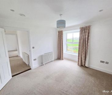 4 bedroom detached house to rent - Photo 3