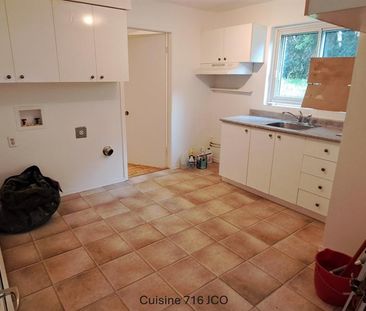 Longueuil – Appartement 3 1/2 à louer – Demi sous-sol d’un triplex - Photo 1