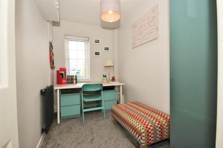 2 bedroom maisonette to rent - Photo 2