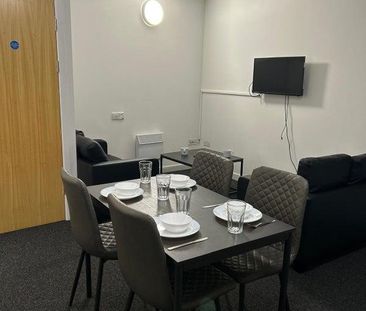 6 bedroom flat to rent - Photo 5