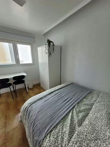 Carrer de Sant Fermí, Torrent, Valencian Community 46900 - Photo 3