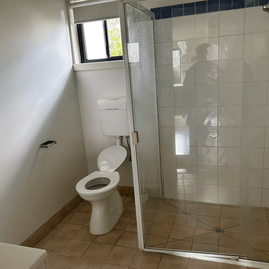 "Whole Fully Furnished 3-Bedroom Unit Near Deakin All Bills Included!" - Photo 1