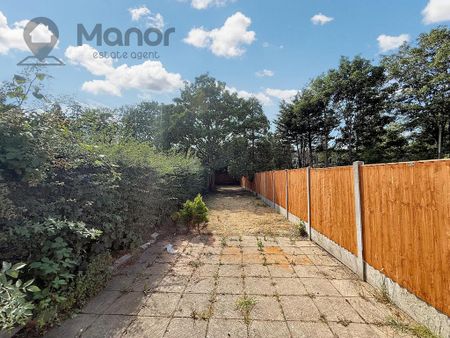 3 bedroom terraced house to rent - Photo 3