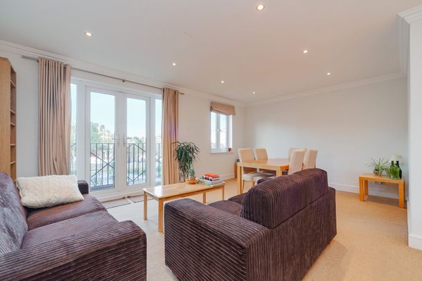 3 Bed Flat, Crediton Hill, NW6 - Photo 1