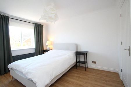 4 bedroom detached house to rent - Photo 4