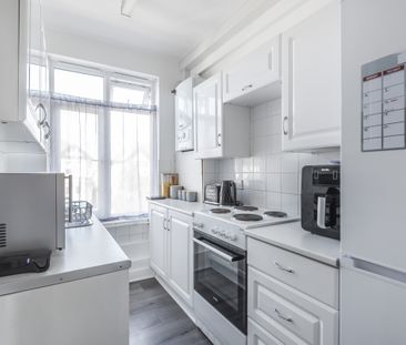 Westmount Road, London, SE9 - Photo 4