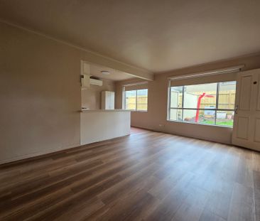 Neat and Tidy Two Bedroom Home near M-City - Photo 5