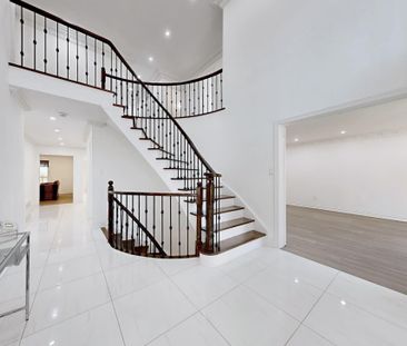 For Lease - 22 A Waltham Crescent, Richmond Hill, Ontario - Photo 1