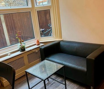 Room in a Shared House, Trundleys Road, SE8 - Photo 1