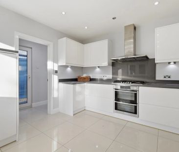 4 Bedroom House - Detached - Photo 5