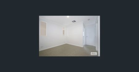 Low maintenance family home - Photo 3