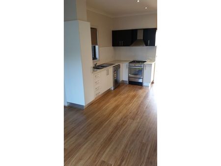 21D Shepherd Street, Braybrook VIC 3019 - House For Rent | Domain - Photo 2