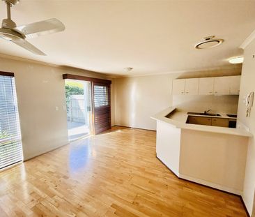 Beautiful Townhouse, Fantastic Location - Photo 6