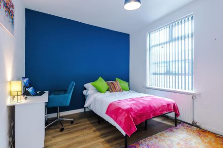 4 bedroom end of terrace house to rent - Photo 5