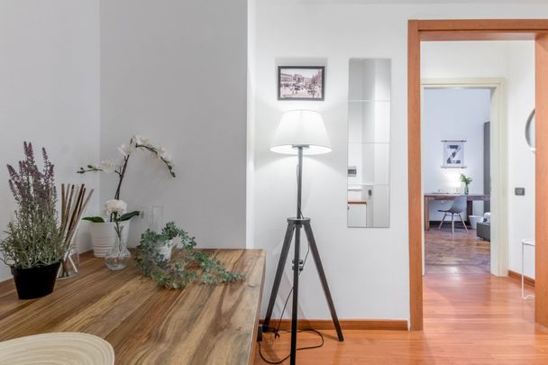 Beautiful single room with private bathroom in Milan, few steps away from NABA and close to IULM and BOCCONI. - Photo 1