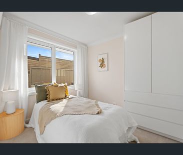 Modern Family Living in Prime Emu Plains Location – Walk to Schools... - Photo 6