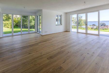 Moderne Erdgeschoss-Wohnung mit Seeblick und großer Terrasse - Photo 4