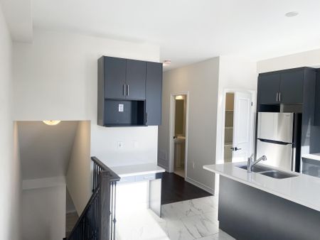 For Lease - 30 Vestry Way, Brampton, Ontario - Photo 5