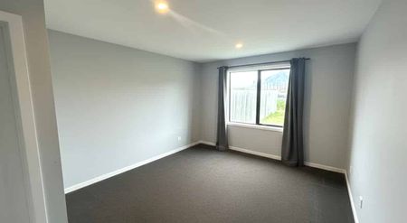 Large Four Bedroom Home, Shotover Country - Photo 2