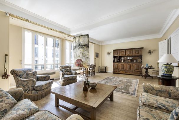 Location Appartement 4 pièces 145m² NEUILLY SUR SEINE 92200 - Photo 1