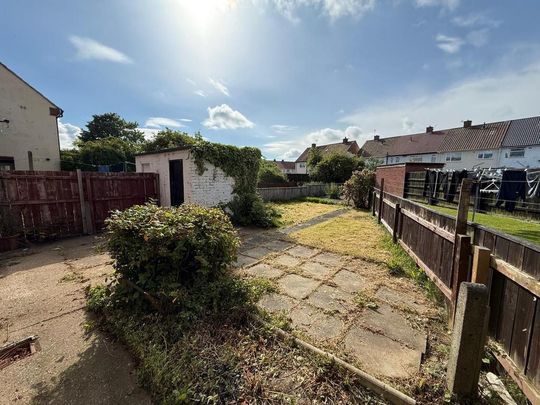 3 bedroom semi-detached house to rent - Photo 1